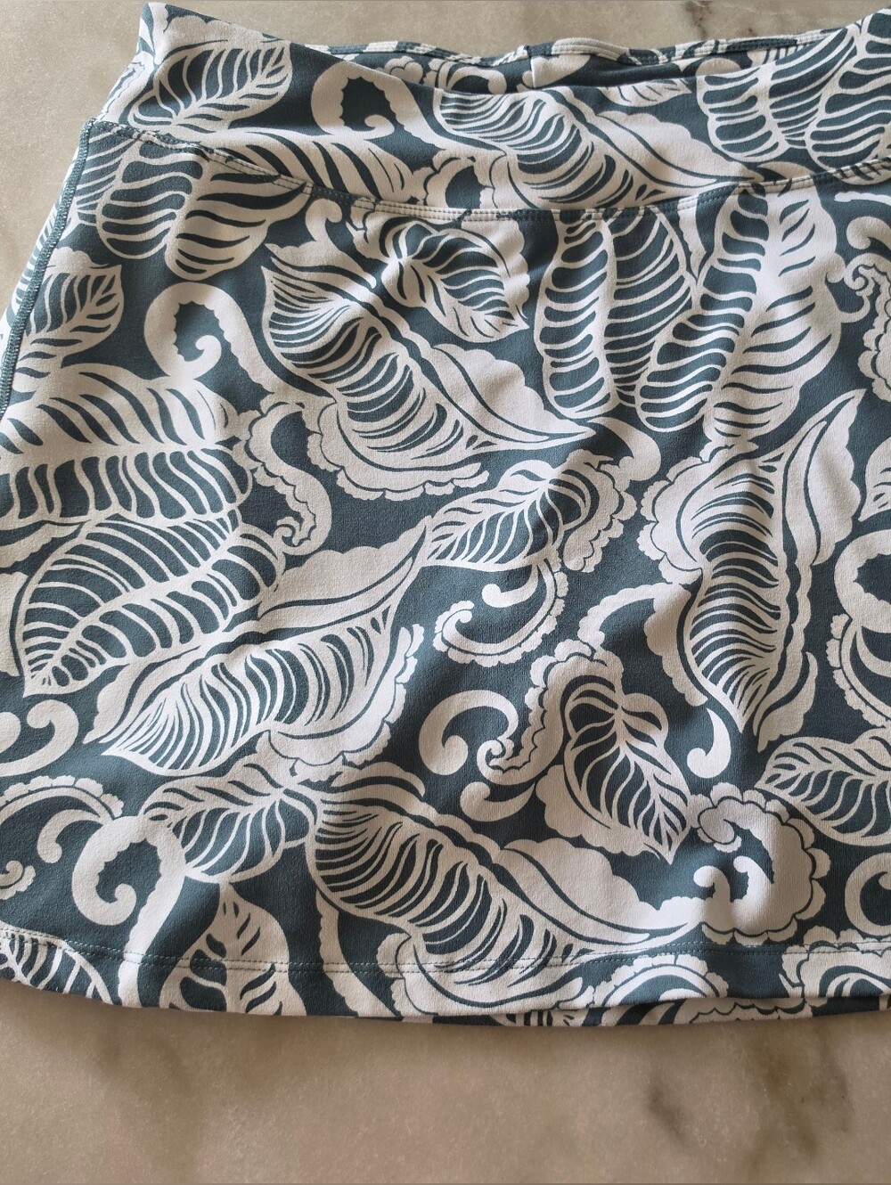 Title Nine Teal and White Leaf-Print Skort